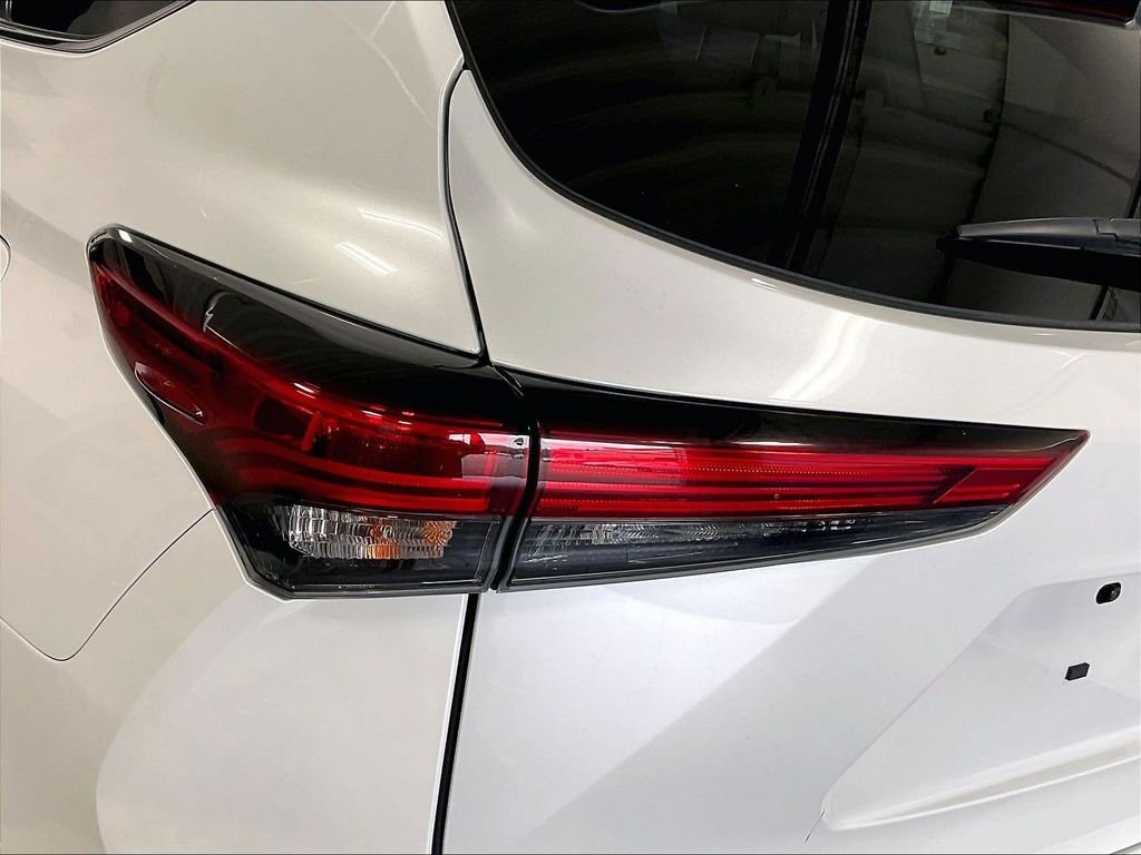 Used 2022 Beige Toyota LE image 33