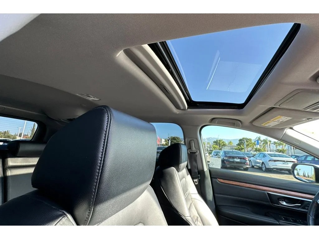 Used 2022 Platinum White Pearl Honda EX-L image 20