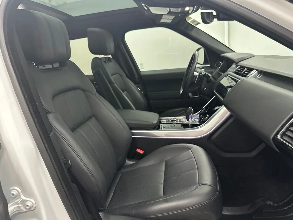Used 2022 White Land Rover HSE Silver Edition image 30