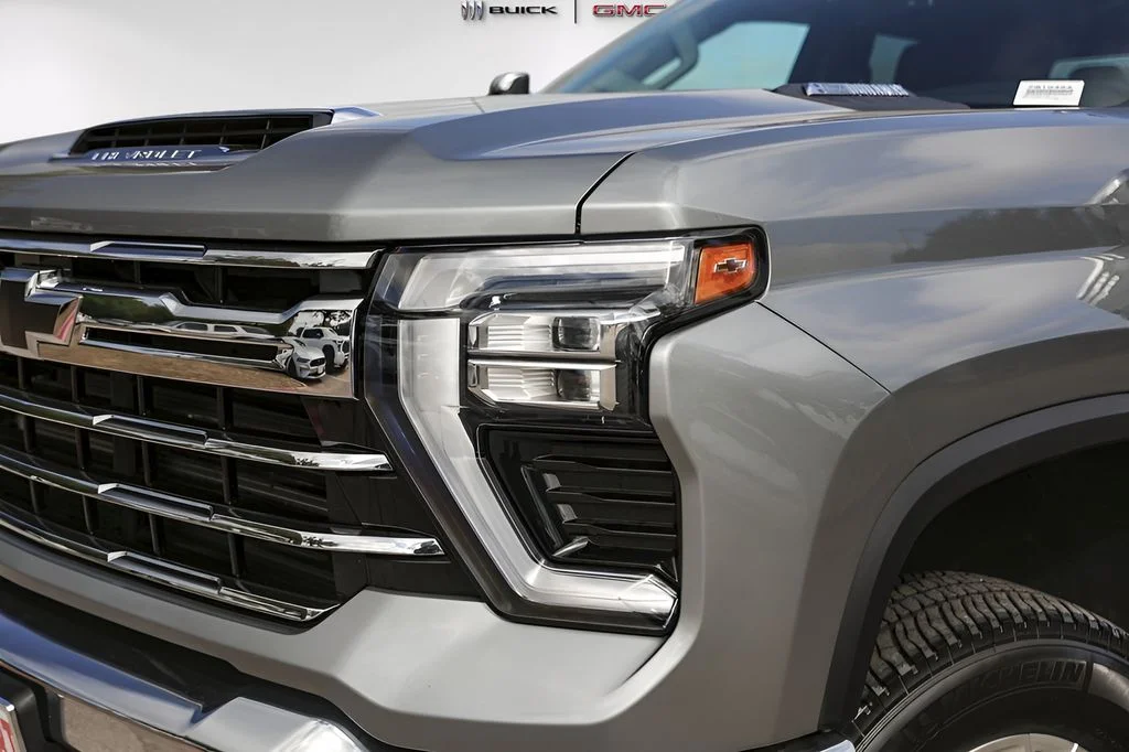 Used 2025 Gray Chevrolet LTZ image 3