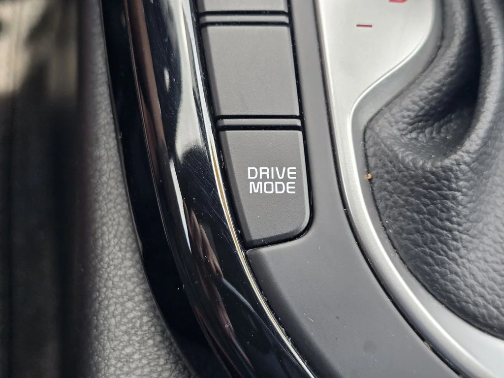Used 2024 Snow White Pearl Kia GT image 20