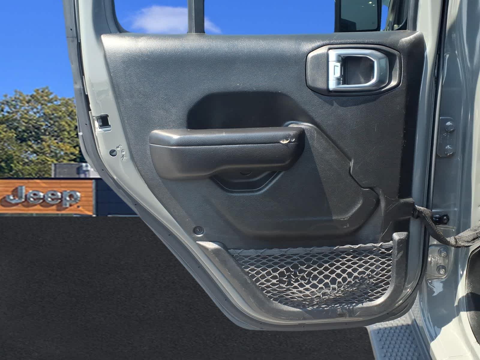 Used 2021 Sting-Gray Clearcoat Jeep Unlimited Rubicon image 27