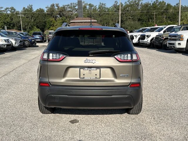 Used 2021 Beige Jeep Latitude Plus image 5