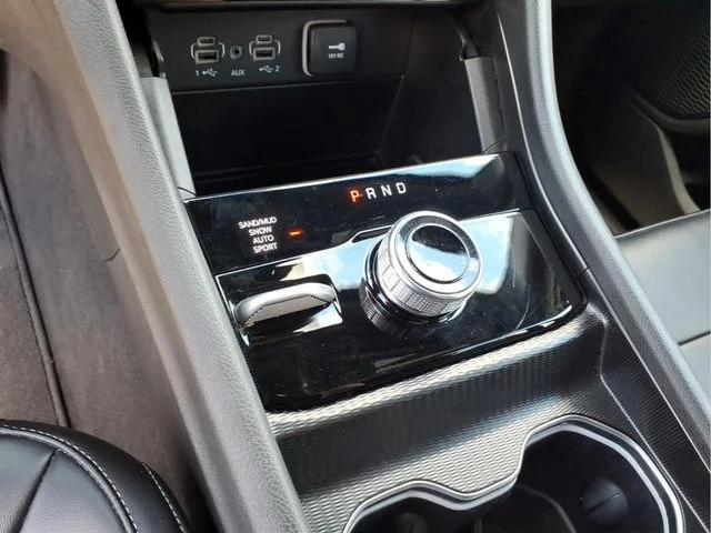 Used 2025 White Jeep Limited image 28