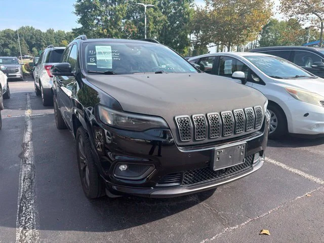 Used 2019 Diamond Black Jeep Limited image 2