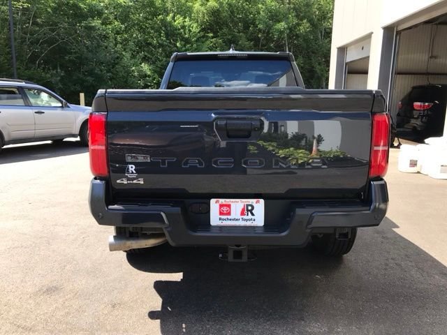 Used 2025  Toyota SR5 image 7