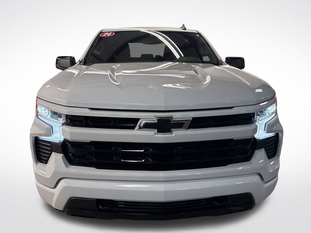 Used 2024 Summit White Chevrolet RST image 9