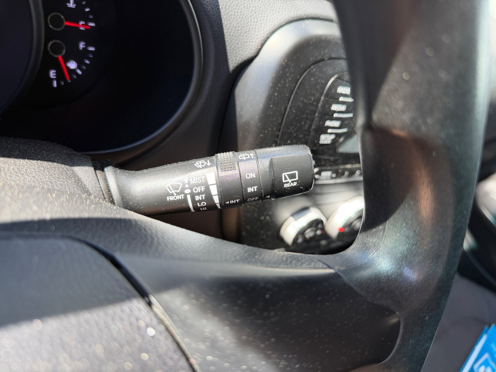 Used 2015 Titanium Gray Kia Base image 14