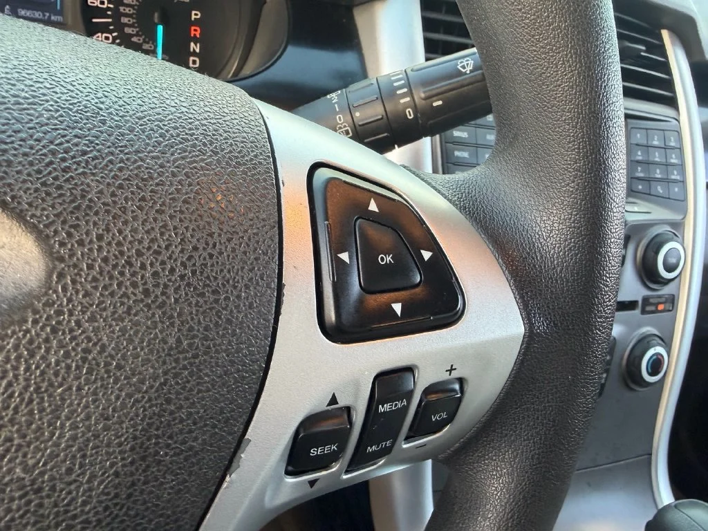 Used 2011 White Suede Ford SE image 21