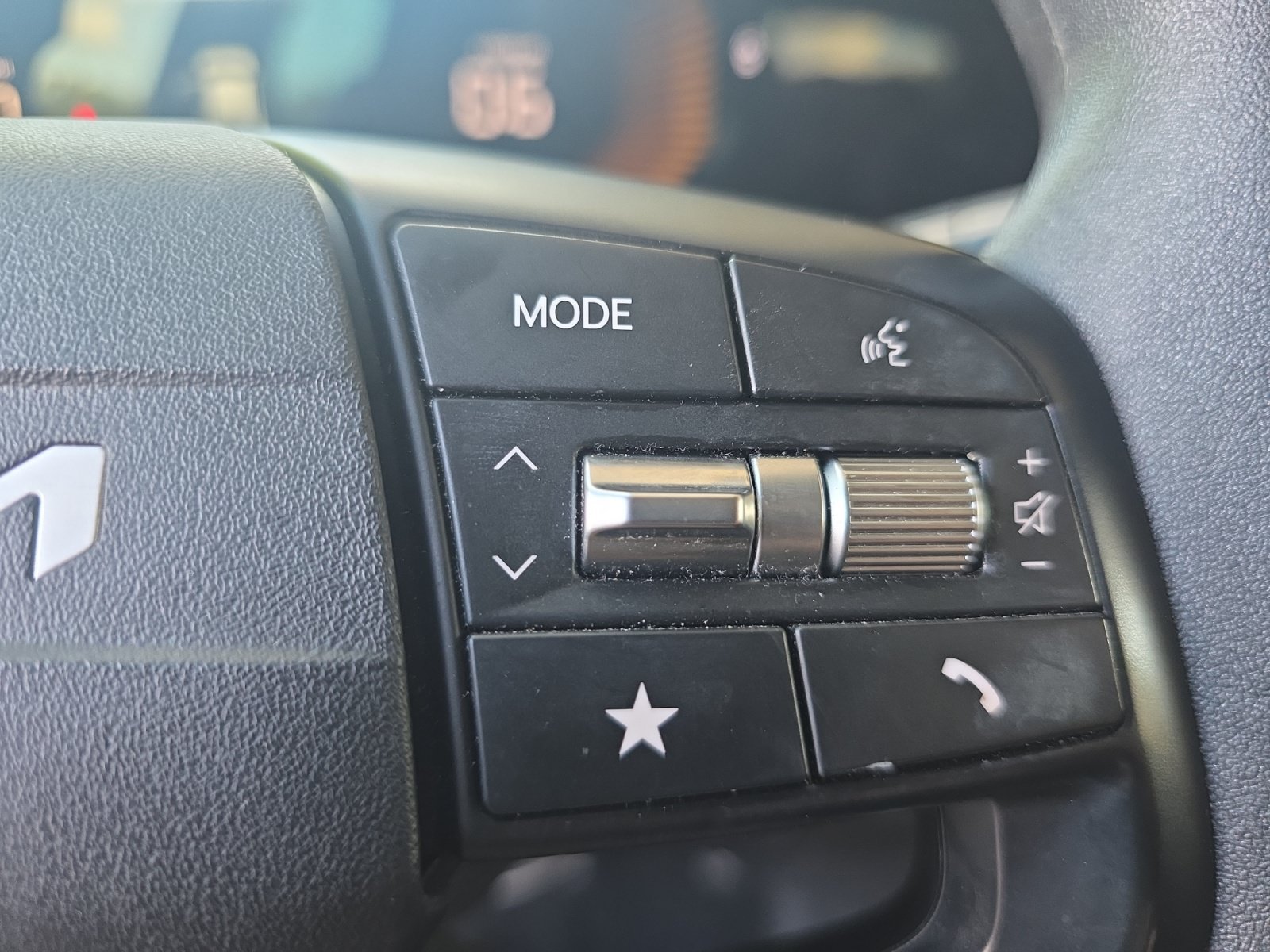 Certified Used 2025 Steel Gray Kia LXS image 23