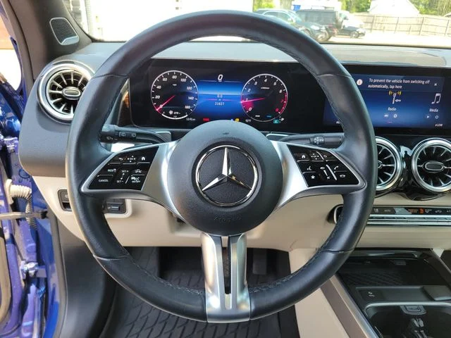 Used 2024 Blue Mercedes-Benz GLB 250 image 31