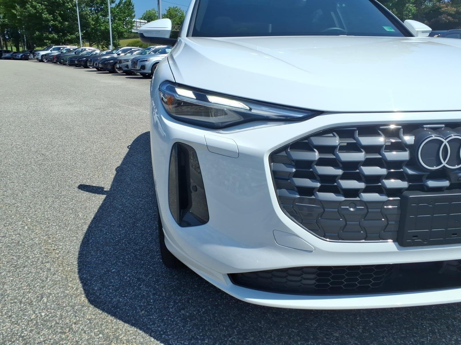 Used 2025 Arkona White Audi Premium image 3