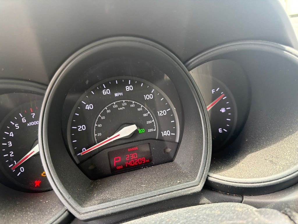 Used 2012 Silver Kia EX image 9