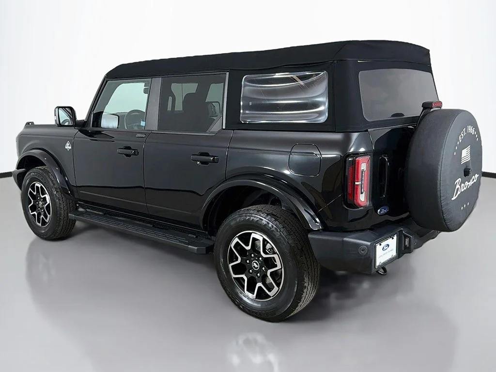 Used 2023 Shadow Black Ford Outer Banks image 12