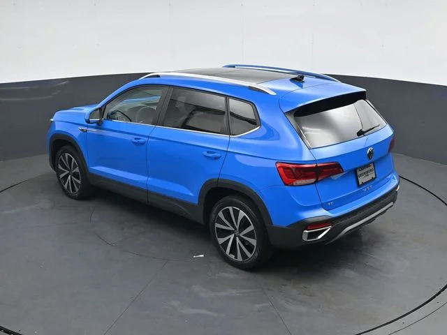 Used 2023 Blue Volkswagen 1.5T SE image 27
