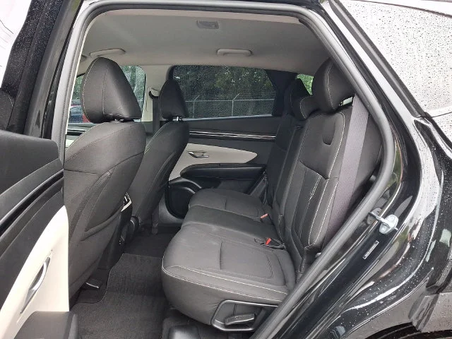 Used 2023 Black Hyundai SEL image 11