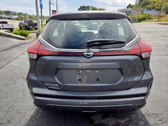 Used 2025 Gray Nissan S image 7