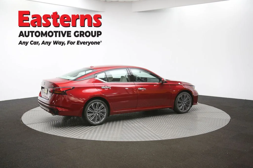 Used 2023 Red Nissan 2.5 SL image 42