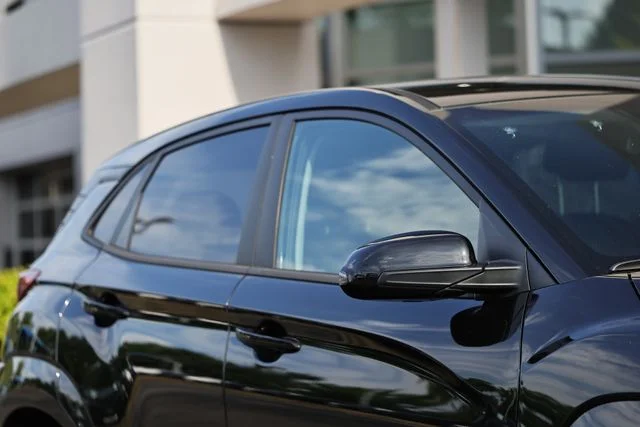 Used 2023 Ultra Black Hyundai SE image 3