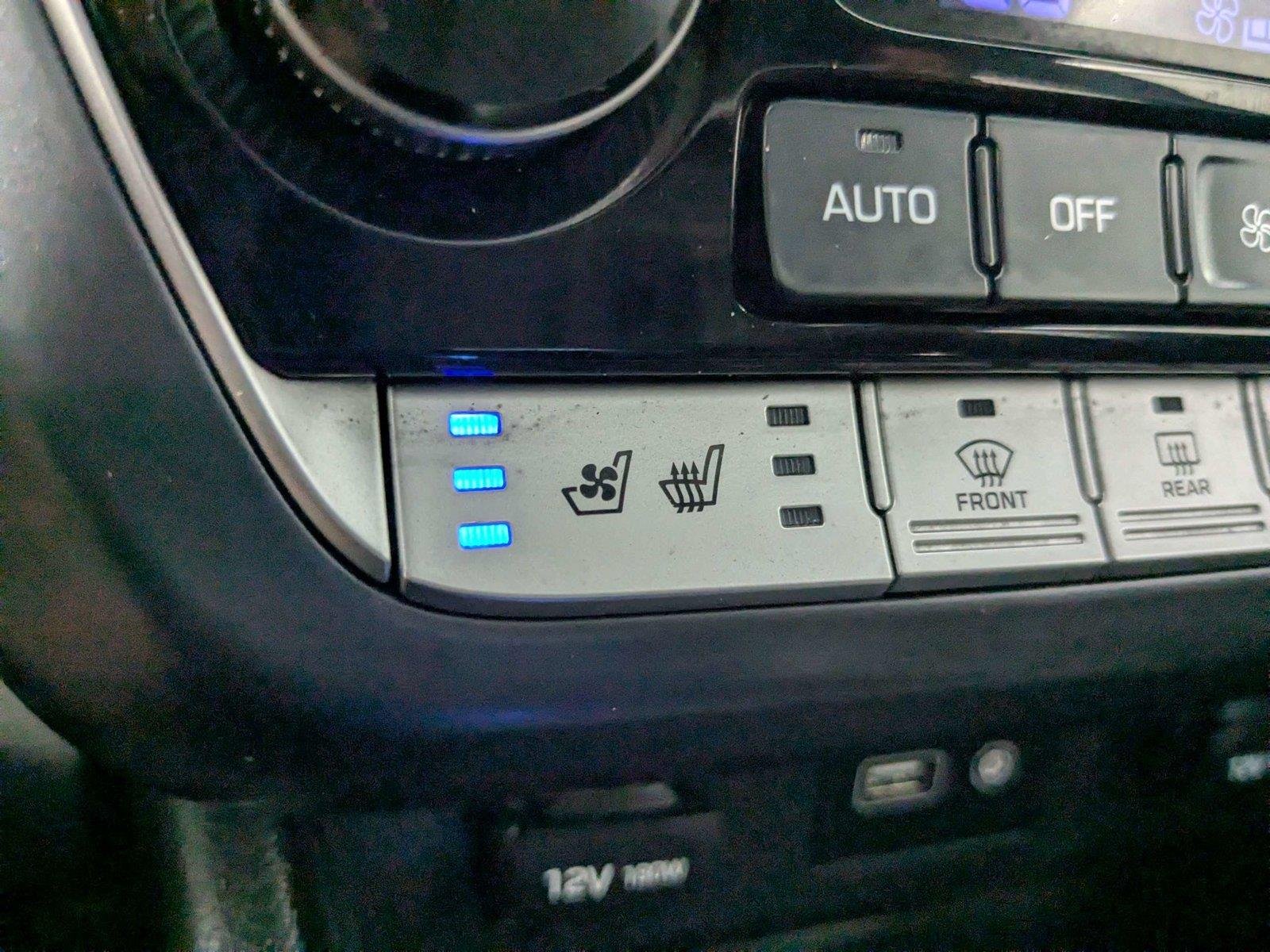 Used 2018 Phantom Black Hyundai Limited image 24
