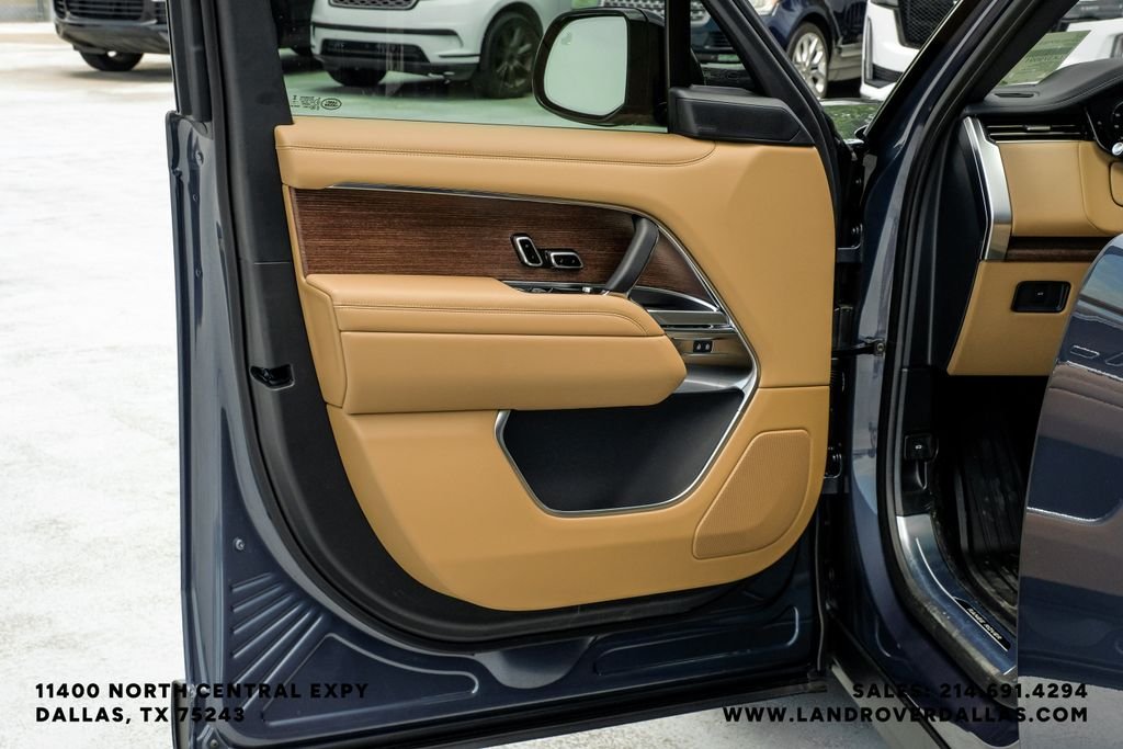 New 2026 Varesine Blue Metallic Land Rover SE image 47