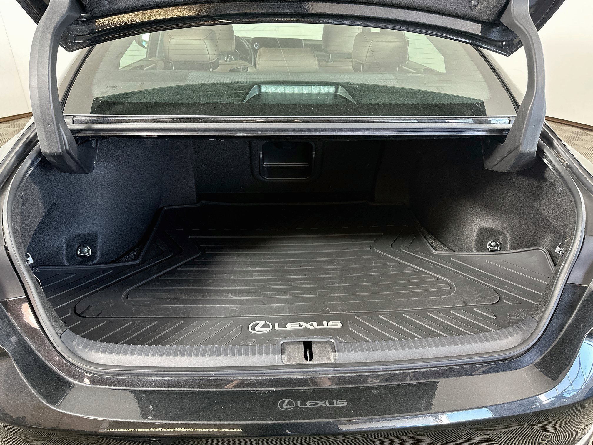 Used 2025 Caviar Lexus ES 300h Luxury image 24