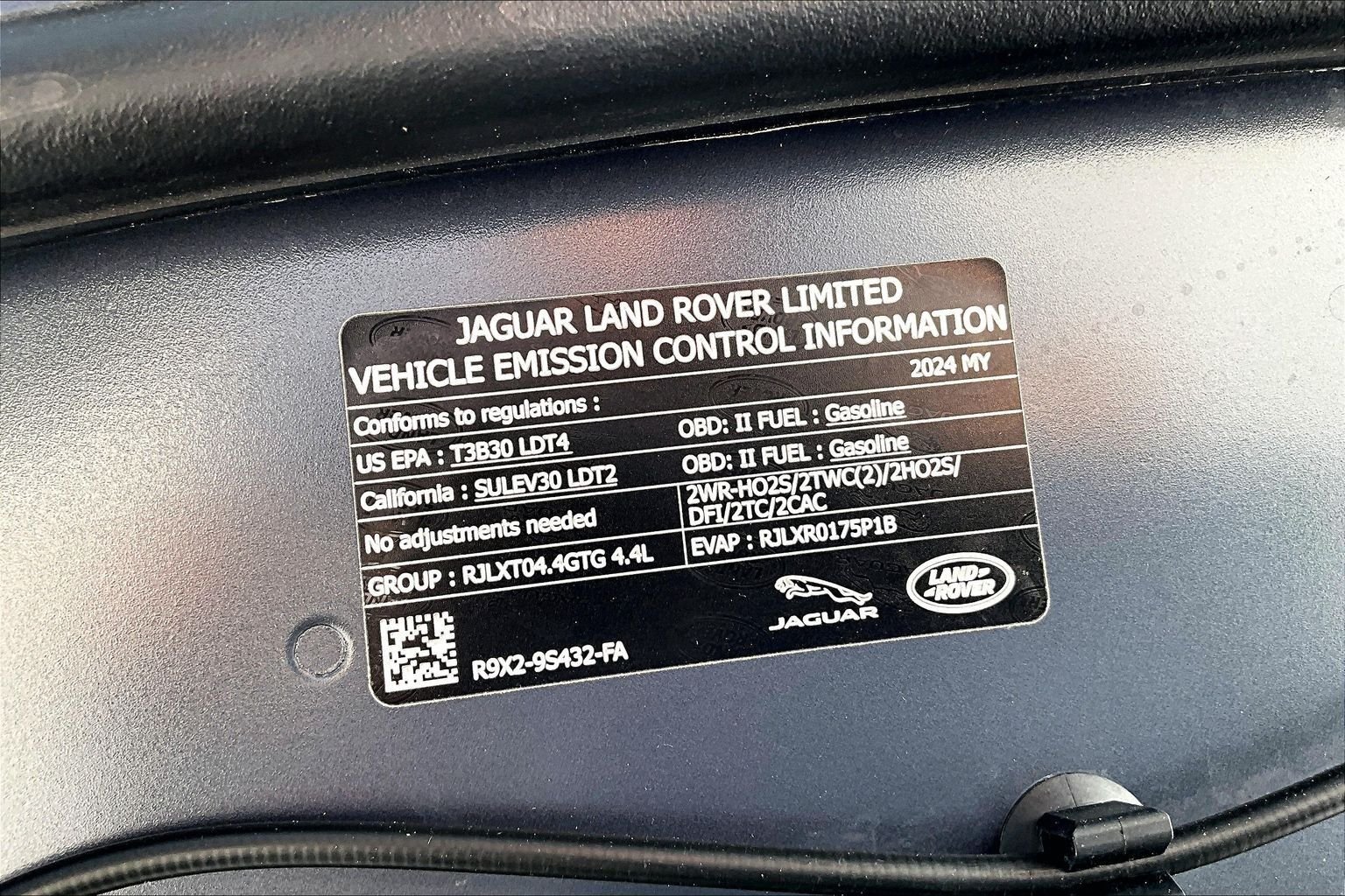 Certified Used 2024 Blue Land Rover Autobiography image 28