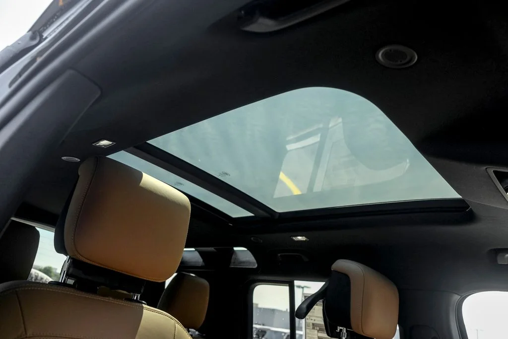 New 2026 Santorini Black Land Rover S image 23
