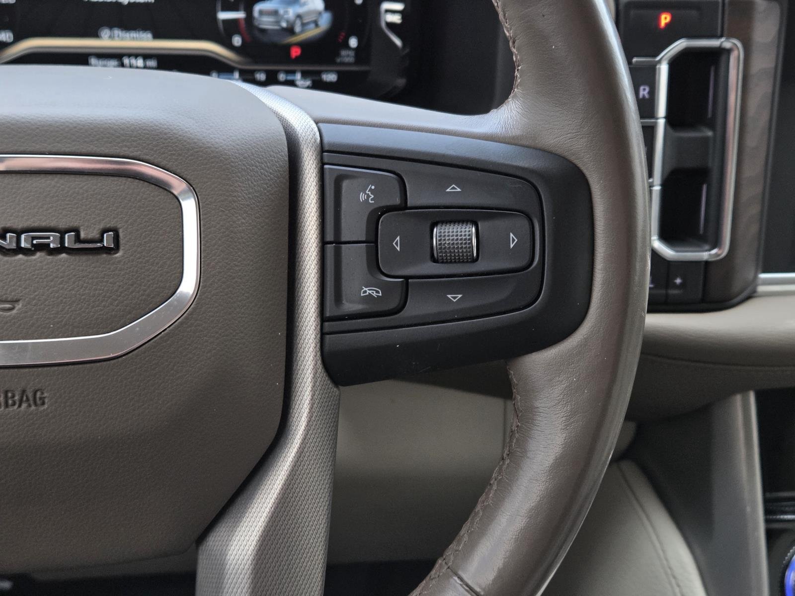 Used 2022 White Frost Tricoat GMC Denali image 20