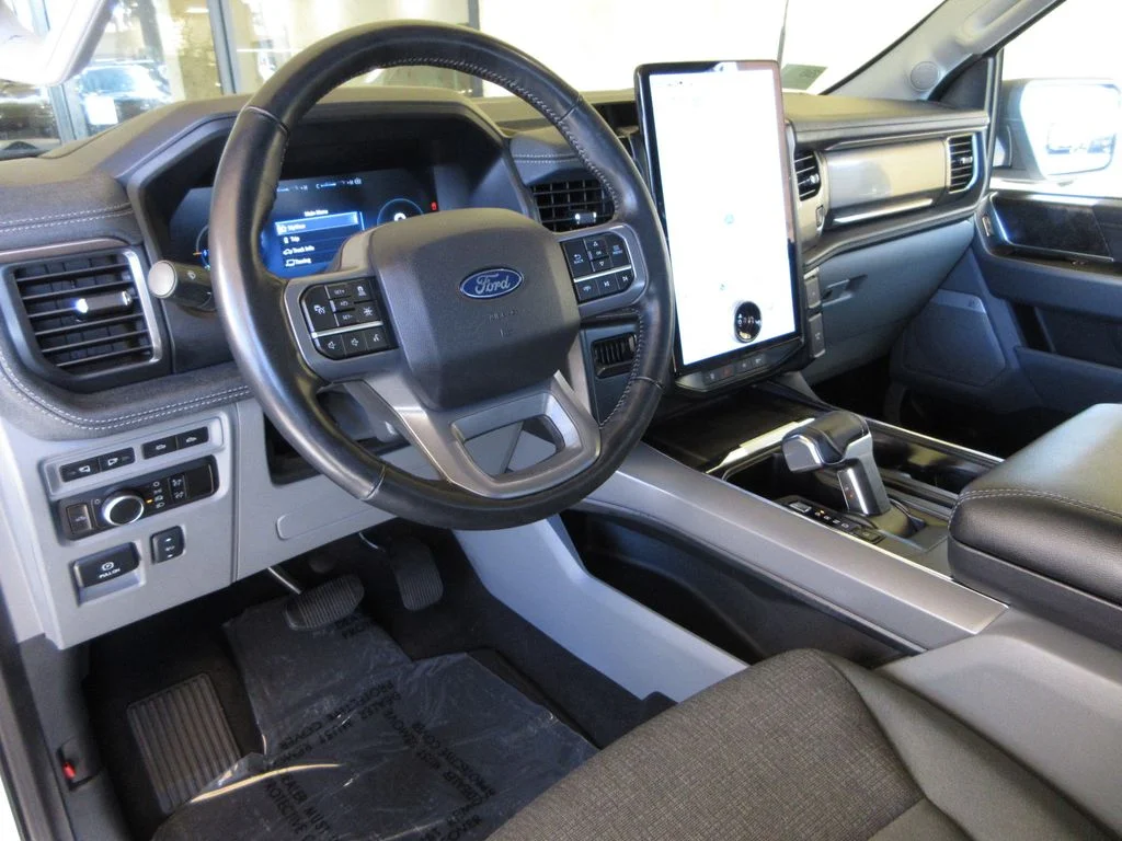 Certified Used 2024 Oxford White Ford Flash image 13