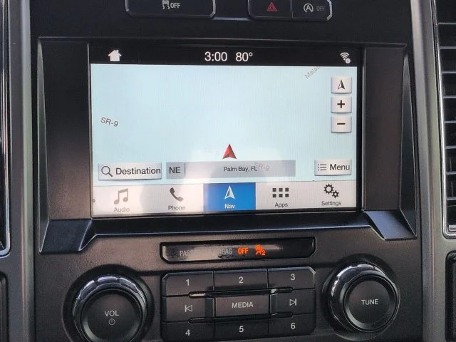 Used 2017 Oxford White Ford XLT image 22