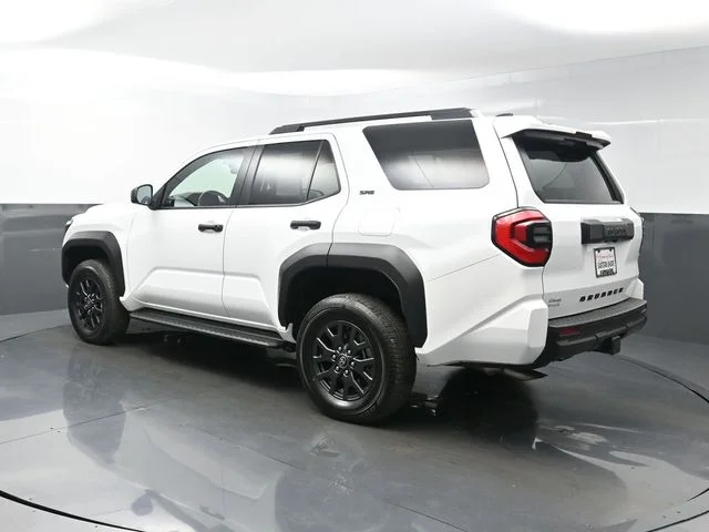 Used 2025 White Toyota SR5 image 5