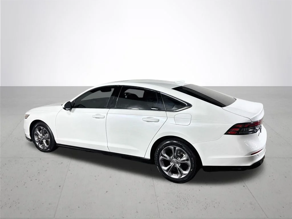 Used 2024 White Honda EX-L image 8