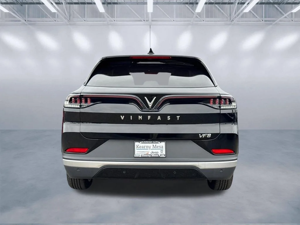 2025 VinFast VF 8 Eco - Photo 5