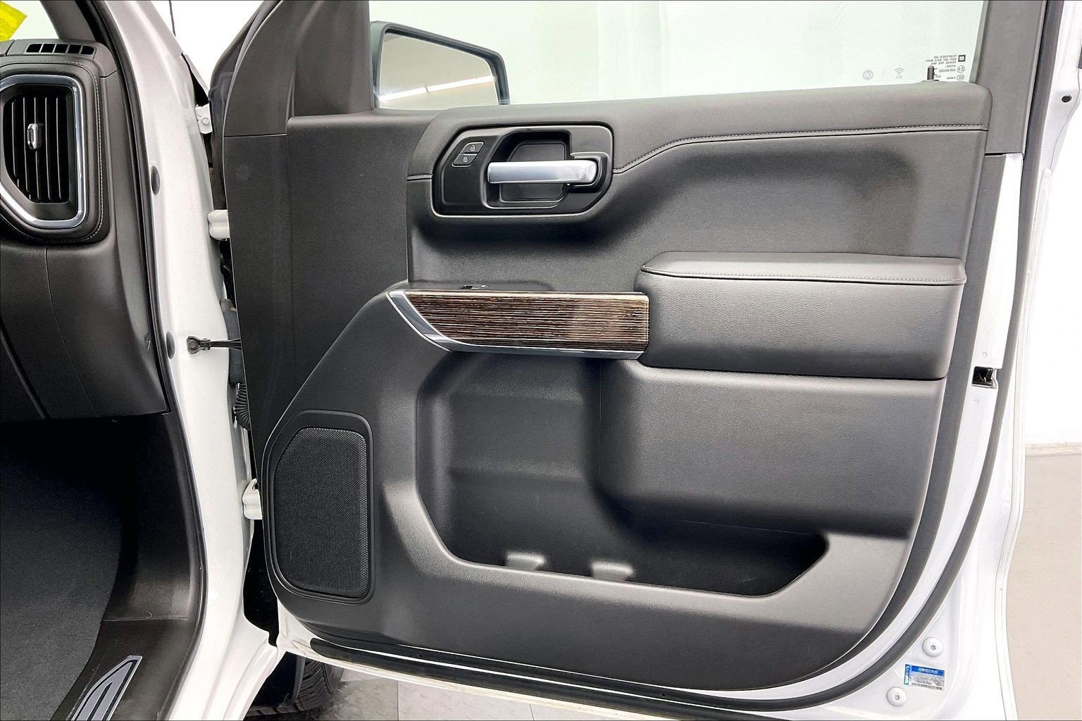 Used 2021 Summit White GMC Elevation image 26