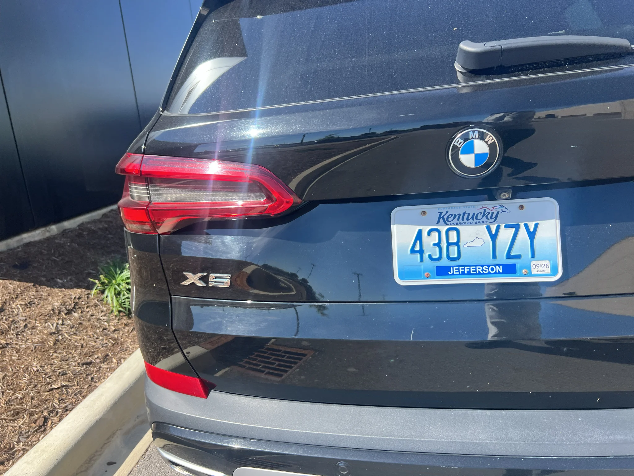 Used 2019 Jet Black BMW xDrive40i image 12