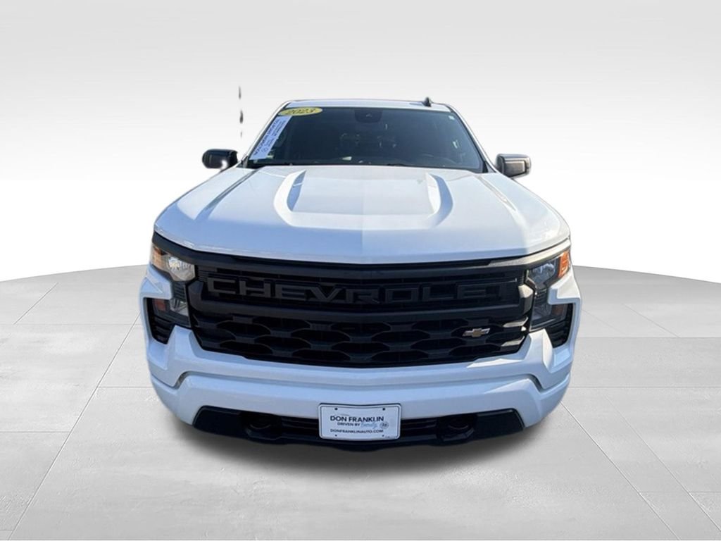 Used 2023 White Chevrolet Custom image 3