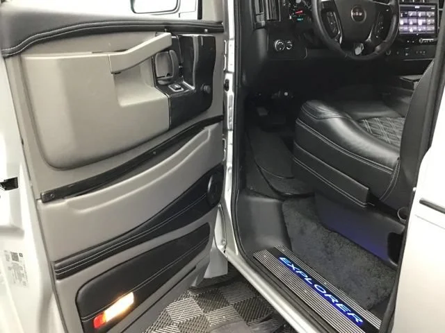 Used 2023 Quicksilver Metallic GMC Work Van image 16