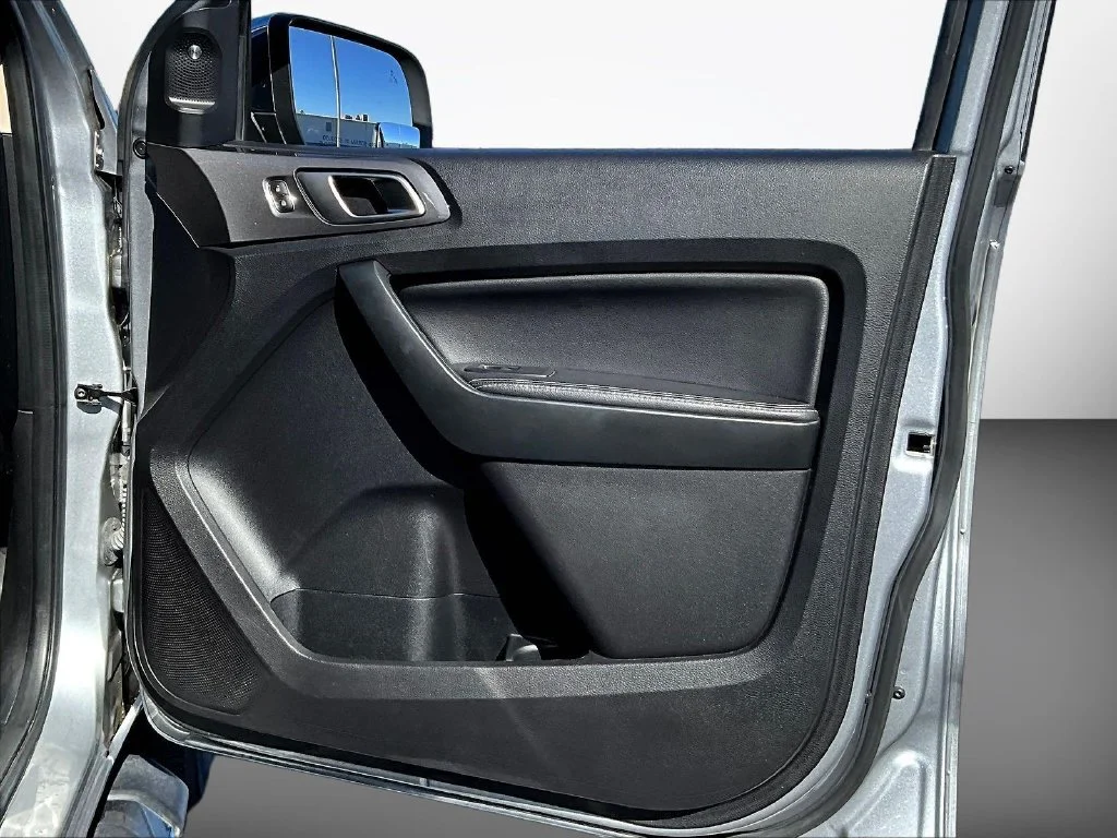 Used 2020 Silver Metallic Ford Lariat image 32