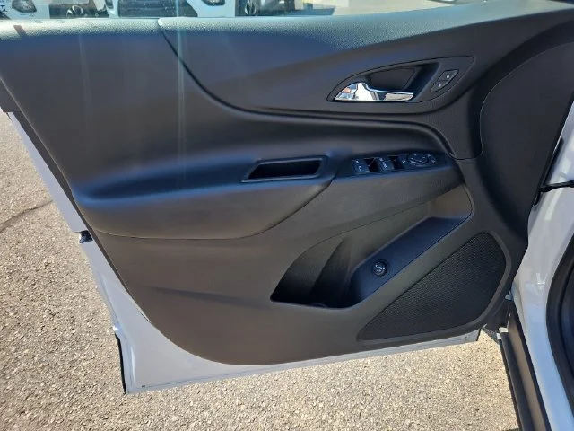 Used 2024 Summit White Chevrolet LT image 10