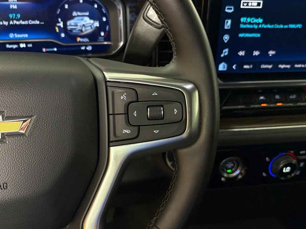 Used 2023 White Chevrolet LT image 21