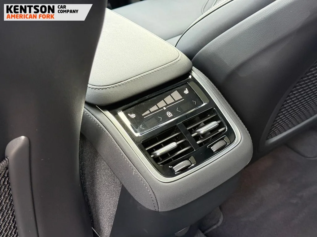 Used 2025 Gray Volvo B6 Plus 7-Seater image 30