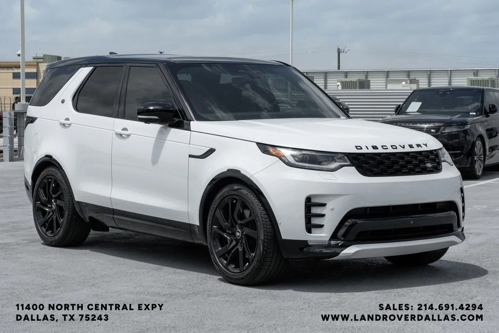 Used 2025 White Land Rover Dynamic SE image 3