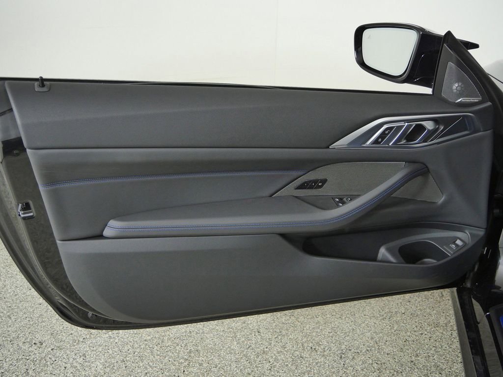 New 2027 Black Sapphire Metallic BMW M440i xDrive image 27