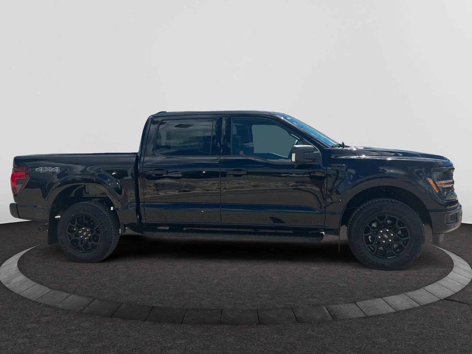 New 2026 Agate Black Metallic Ford XLT image 6