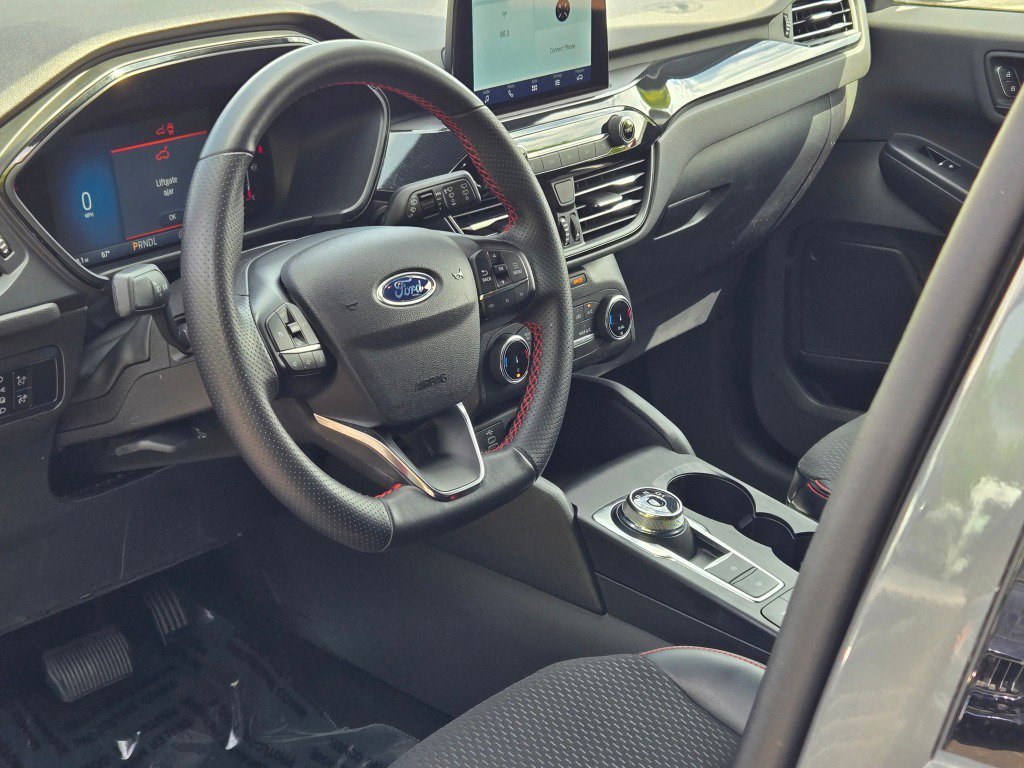 2025 Ford Escape ST-Line - Photo 24