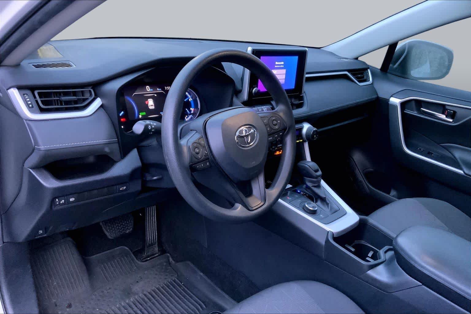 Used 2024 Ice Cap Toyota Hybrid XLE image 15