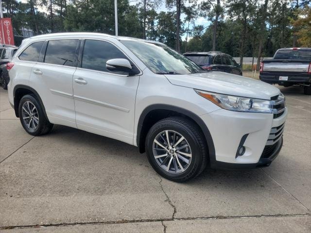 Certified Used 2017 BLIZZARD PEARL Toyota  image 8