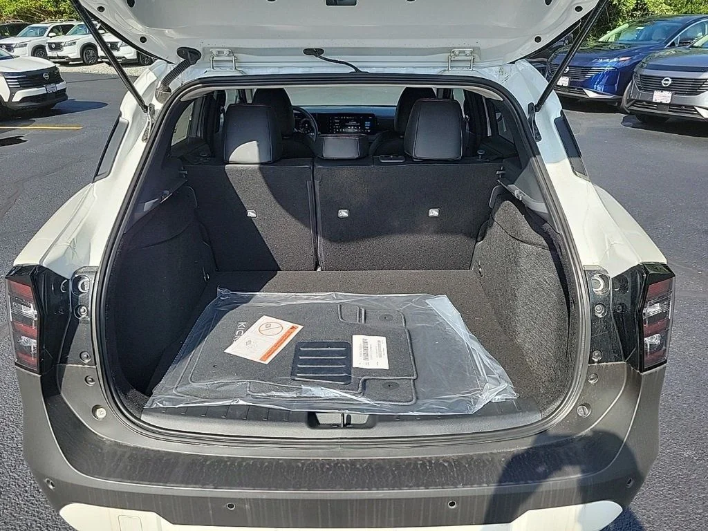 2025 Nissan Kicks SR AWD - Photo 11