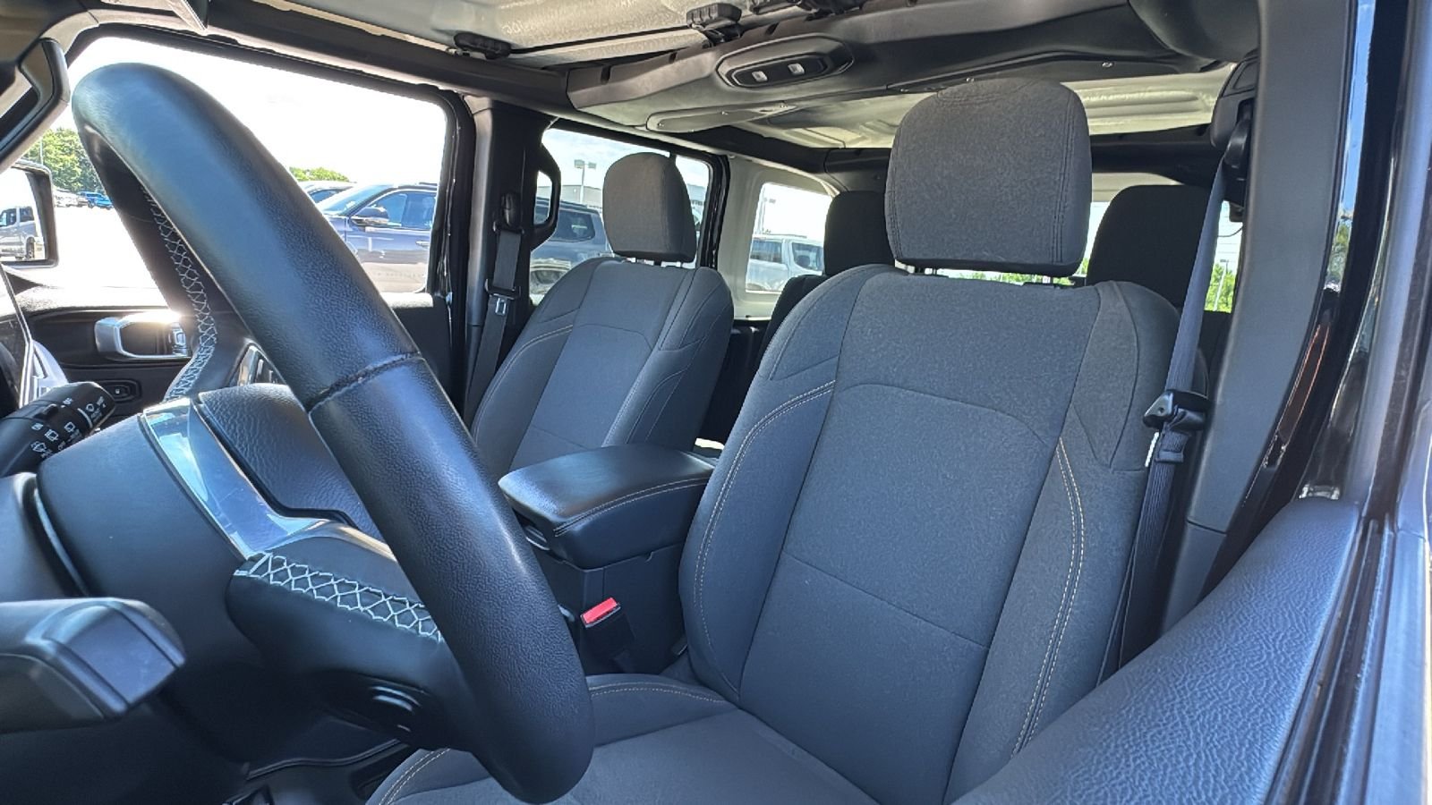 Used 2025 Black Jeep Sahara image 17